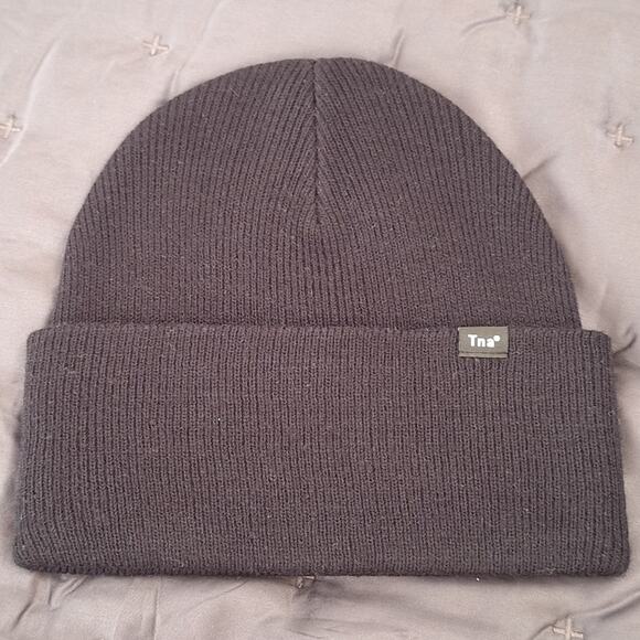 NWOT TNA Aritzia Beanie Women's OSFM Basic Black Ribbed Outdoor Cozycore - Picture 2 of 8